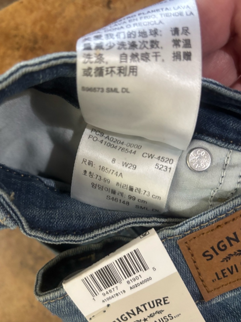 Signature by Levi Strauss Mid Rise Bermuda Blue Denim Jeans NWT - Picture 4 of 6